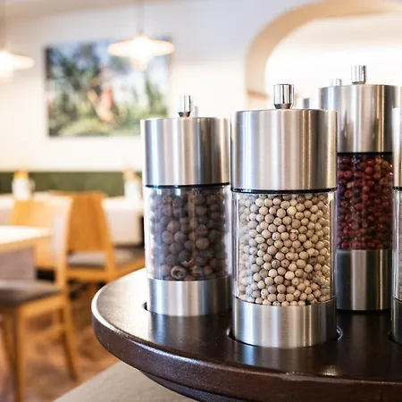 Kogler's Pfeffermuehle & Restaurant Санкт-Урбан